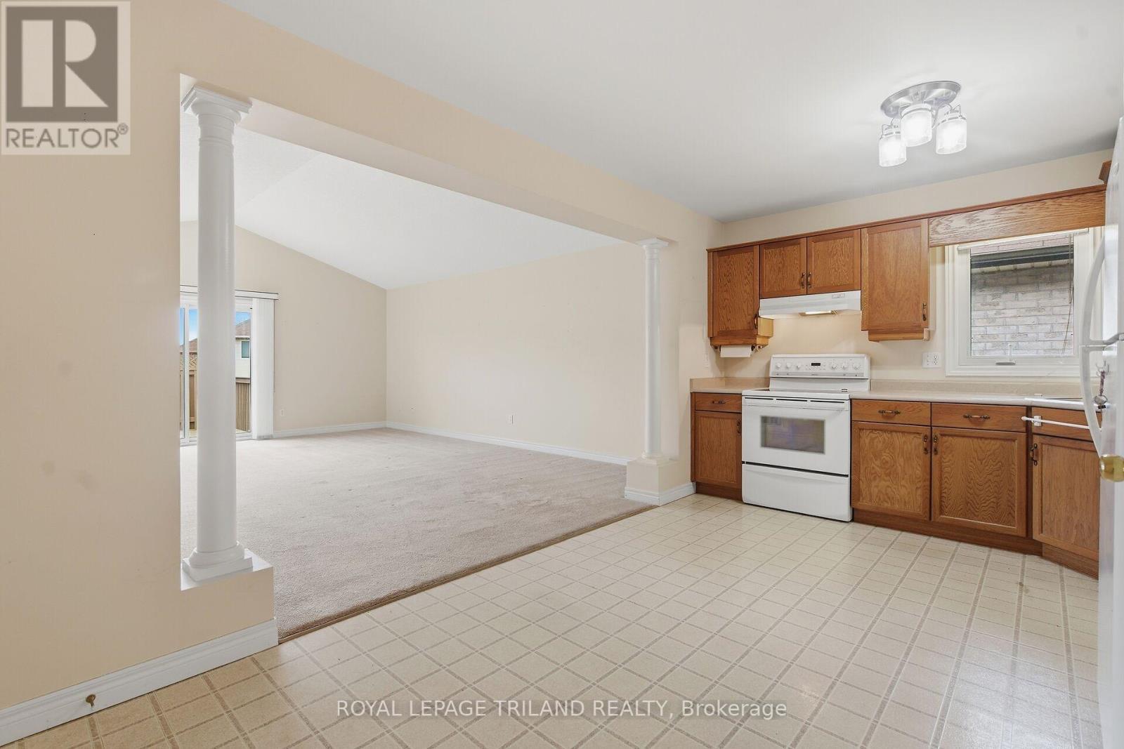 10 - 20 Windemere Place, St. Thomas, ON - Indoor Photo Showing Kitchen