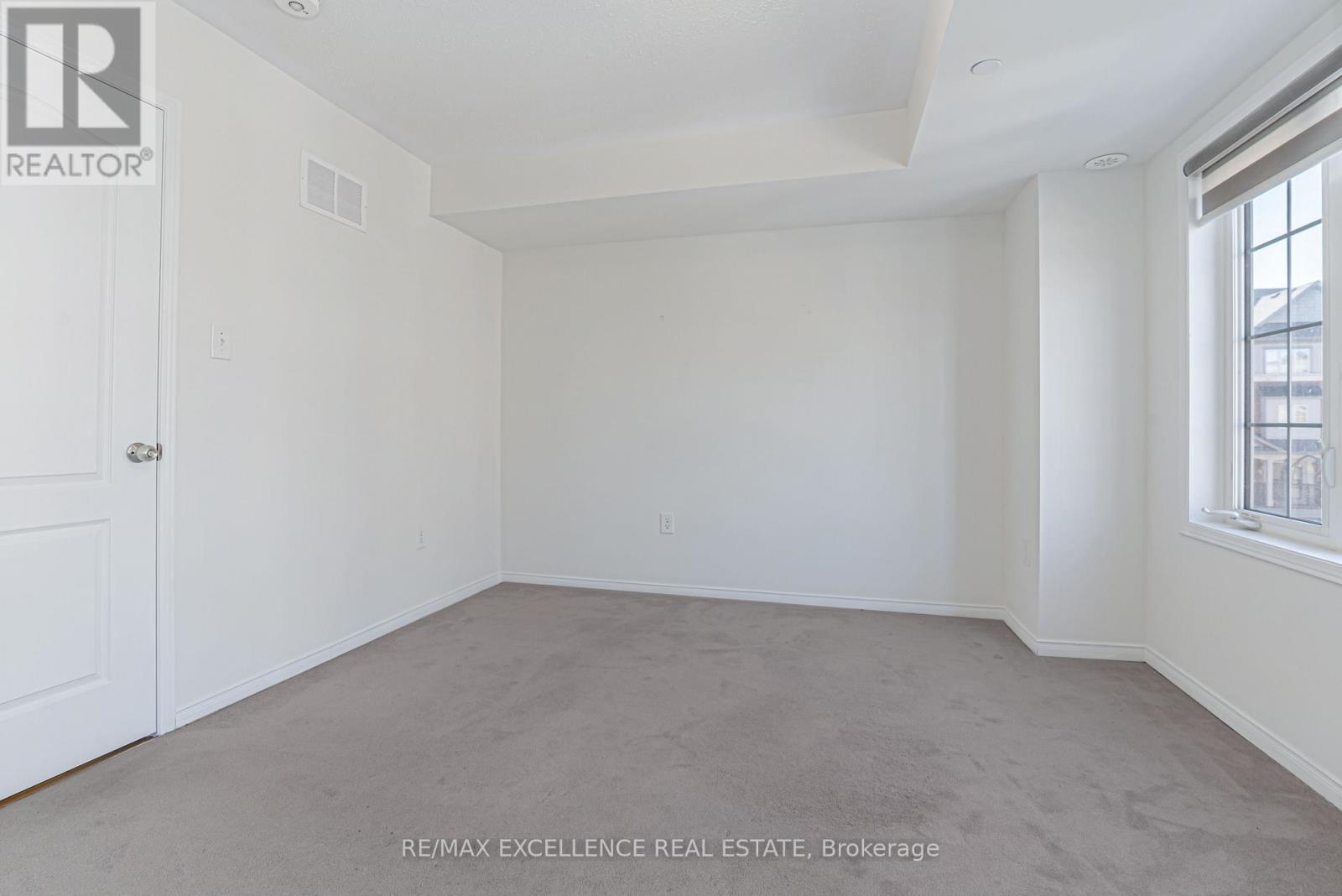 34 Pony Path, Oshawa, ON - Indoor Photo Showing Other Room