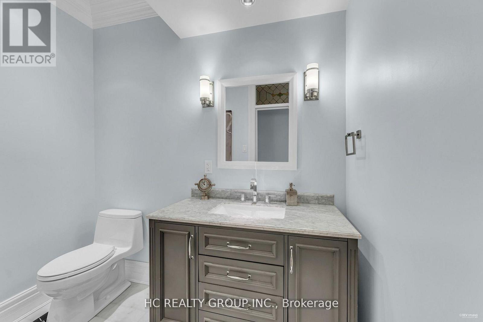 59 Elderberry Trail, Aurora, ON - Indoor Photo Showing Bathroom