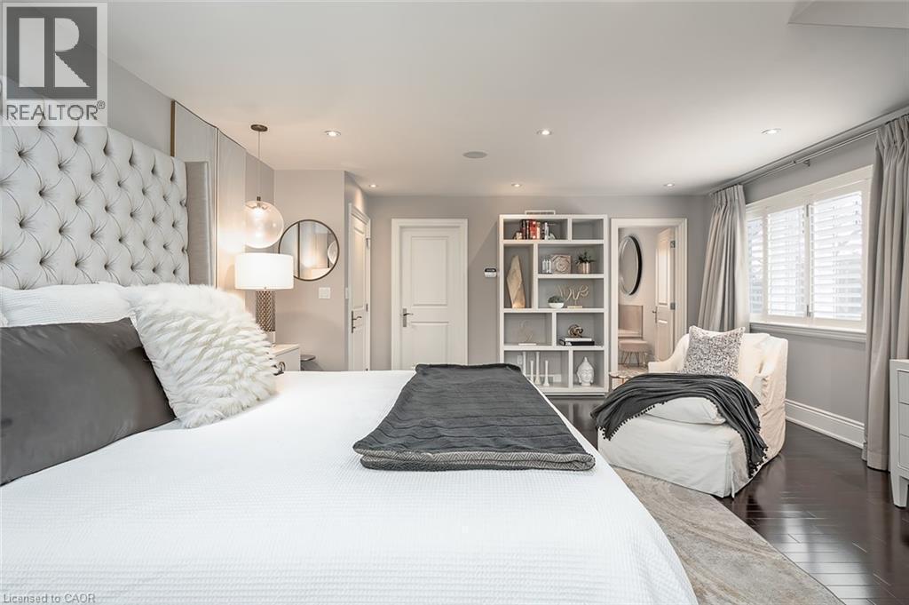 234 Brookfield Avenue, Burlington, ON - Indoor Photo Showing Bedroom
