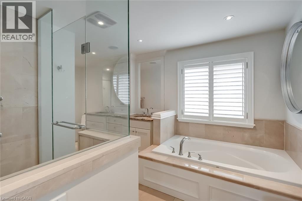 234 Brookfield Avenue, Burlington, ON - Indoor Photo Showing Bathroom