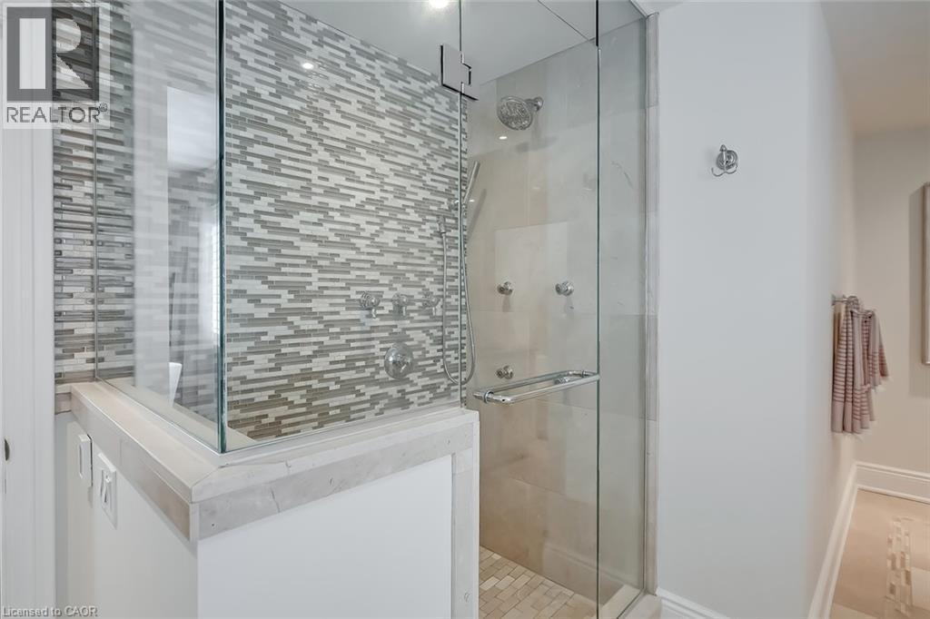 234 Brookfield Avenue, Burlington, ON - Indoor Photo Showing Bathroom