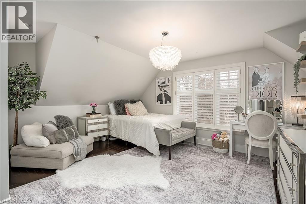 234 Brookfield Avenue, Burlington, ON - Indoor Photo Showing Bedroom