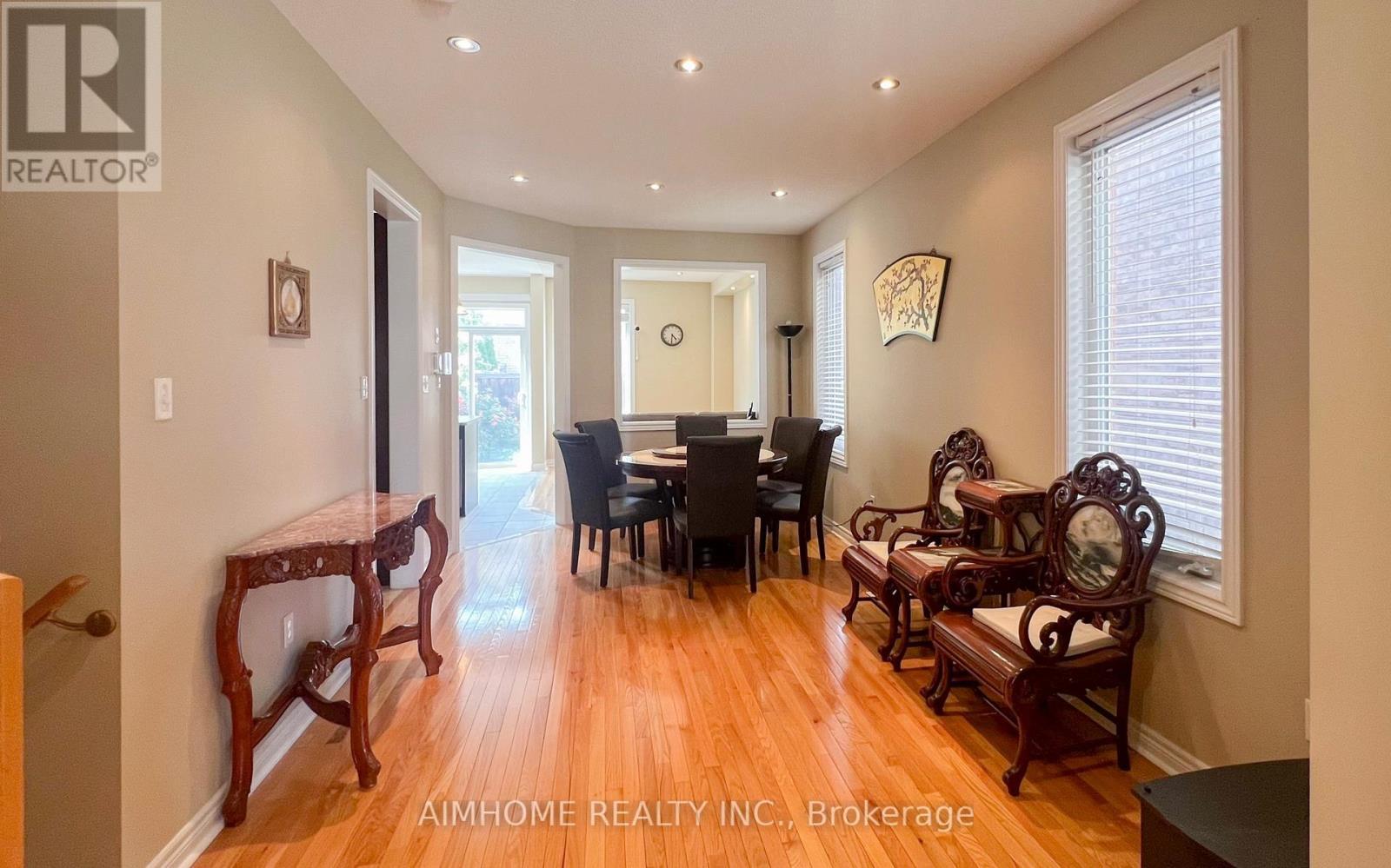 4439 Centretown Way, Mississauga, ON - Indoor Photo Showing Dining Room