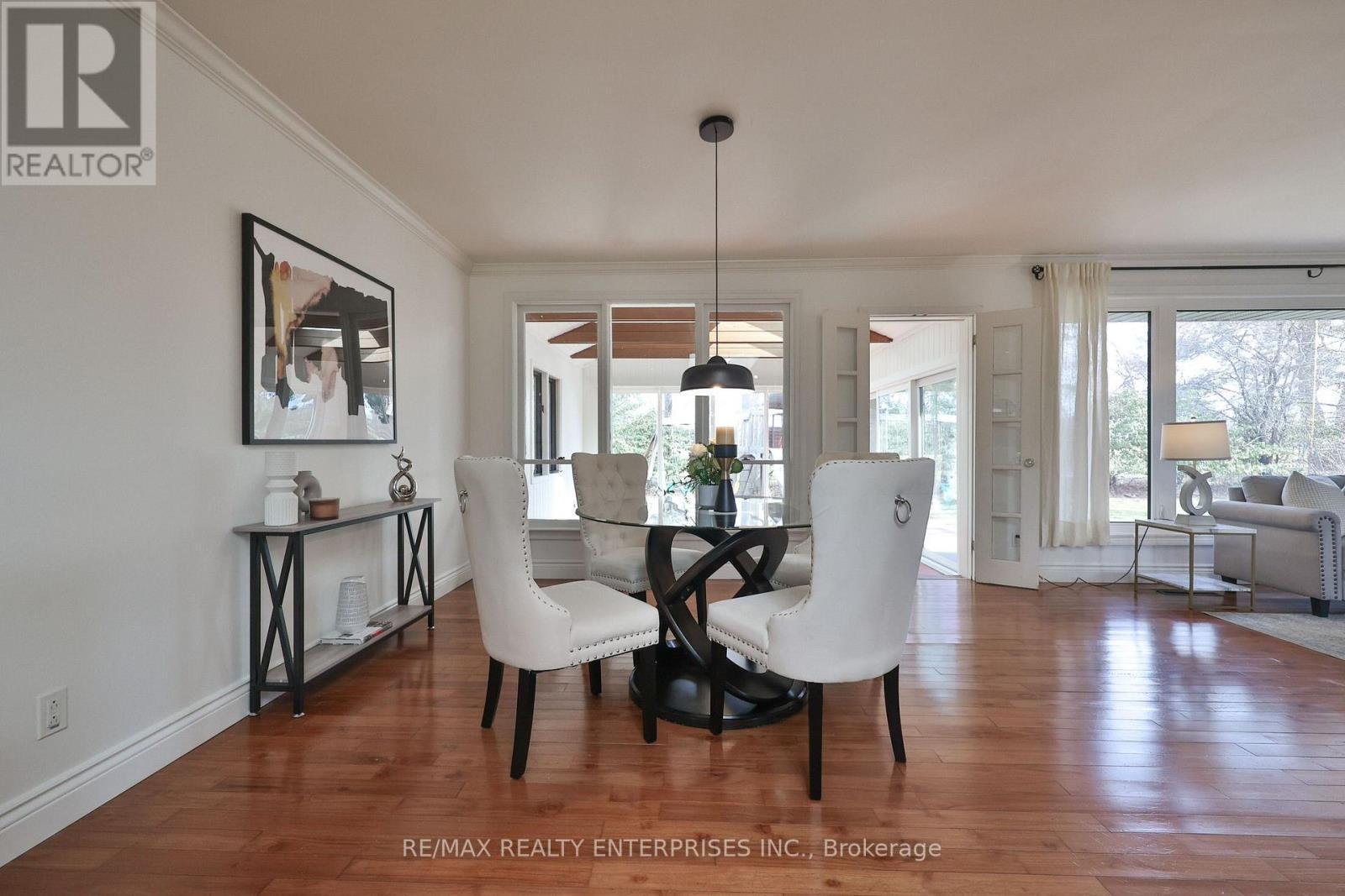 1439 Larchview Trail, Mississauga, ON - Indoor Photo Showing Dining Room