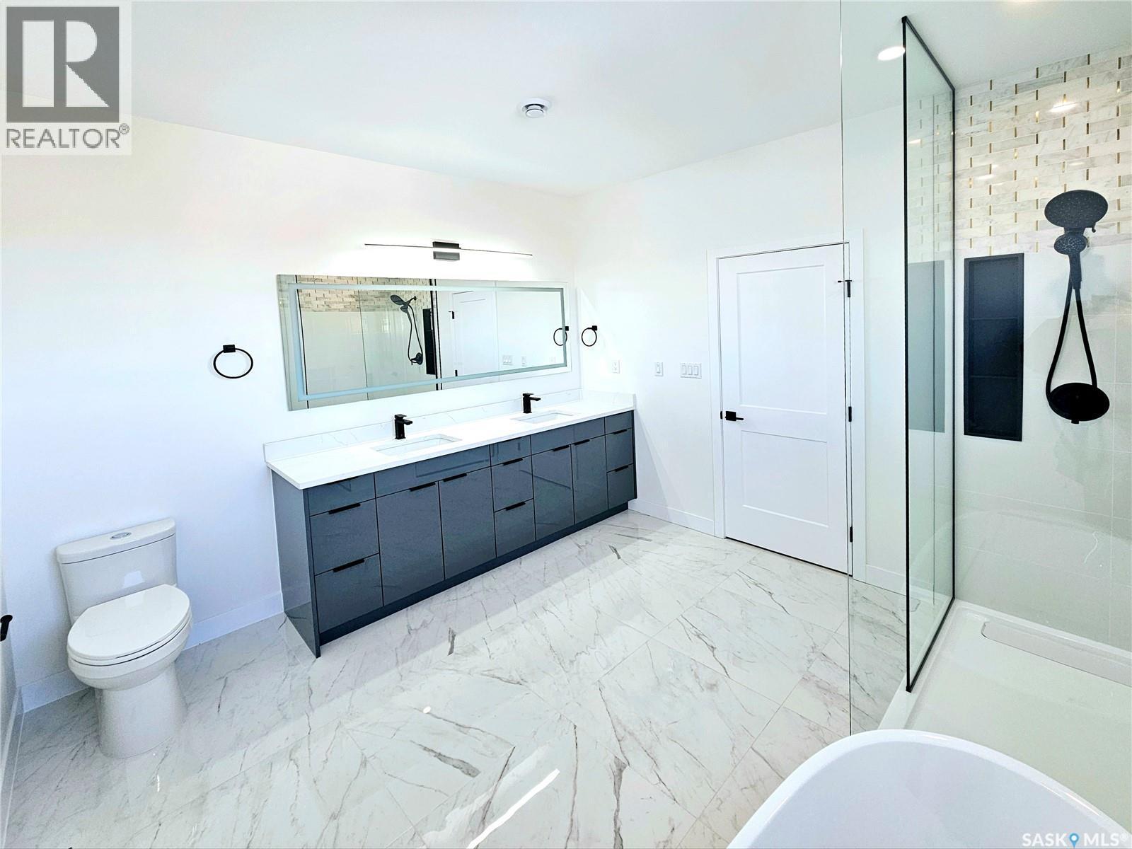 310 Flynn Manor, Saskatoon, SK - Indoor Photo Showing Bathroom