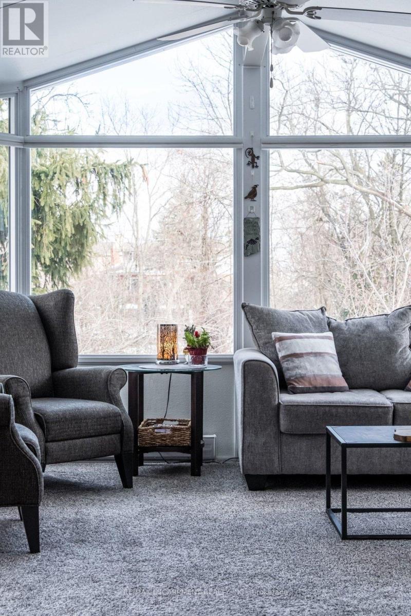 19 Chateau Court, Hamilton, ON - Indoor Photo Showing Other Room