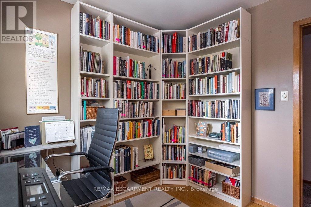 19 Chateau Court, Hamilton, ON - Indoor Photo Showing Office