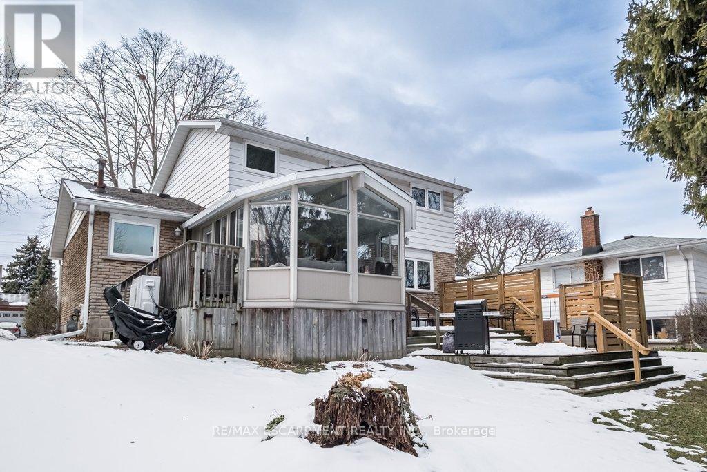 19 Chateau Court, Hamilton, ON - Outdoor With Deck Patio Veranda