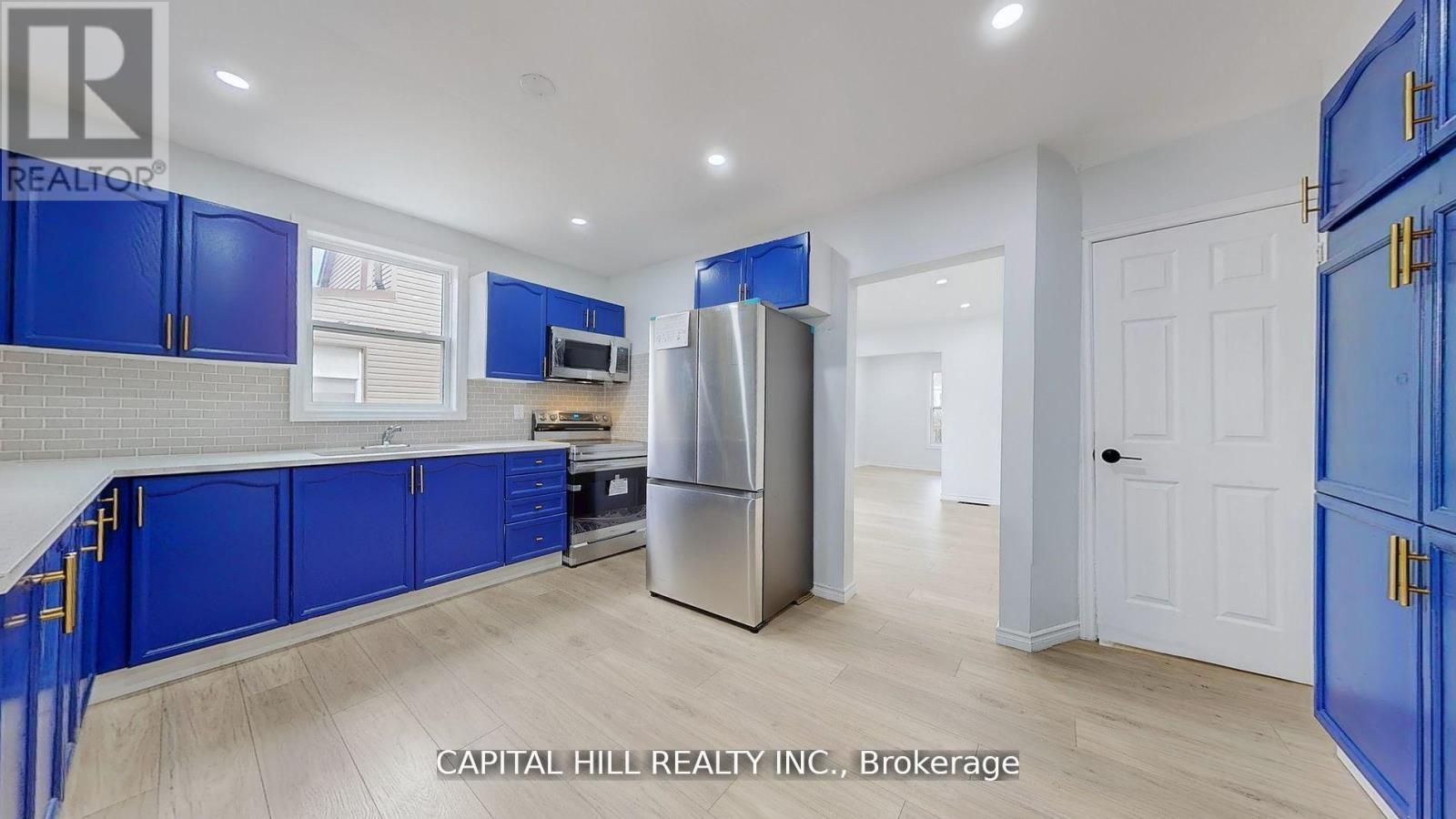160 Picton Street E, Hamilton, ON - Indoor Photo Showing Kitchen