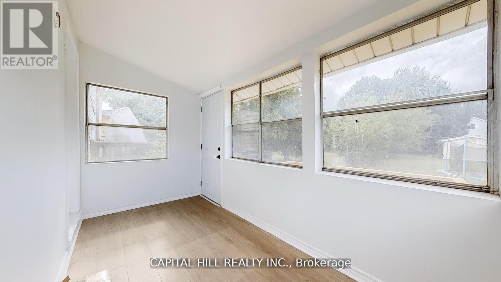 160 Picton Street E, Hamilton, ON - Indoor Photo Showing Other Room