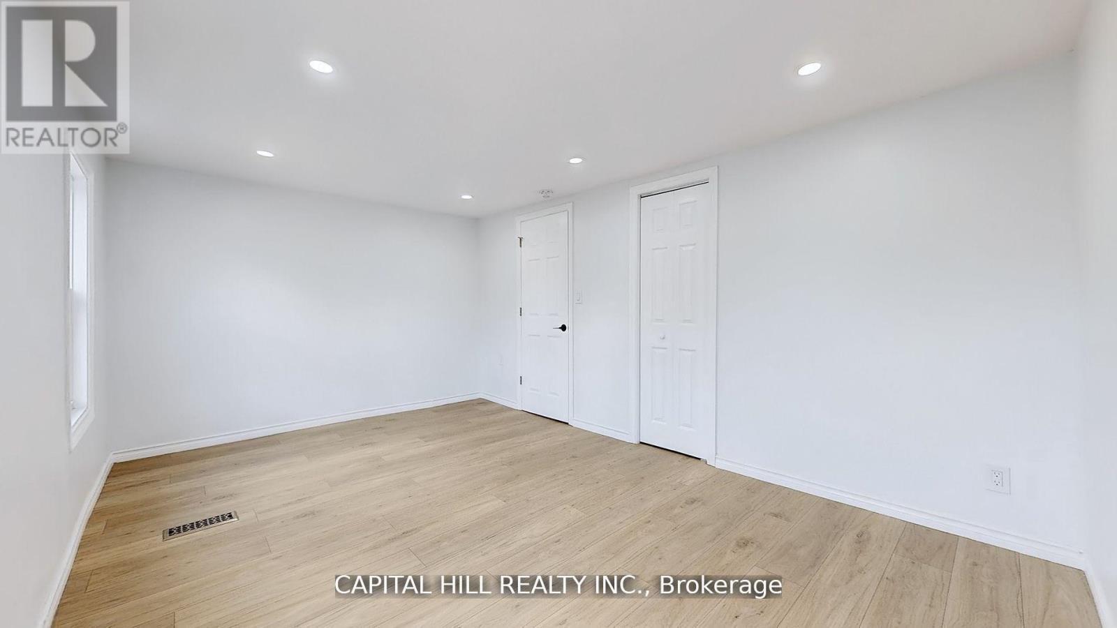 160 Picton Street E, Hamilton, ON - Indoor Photo Showing Other Room