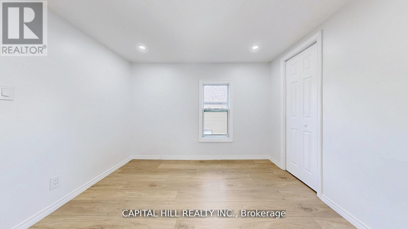 160 Picton Street E, Hamilton, ON - Indoor Photo Showing Other Room