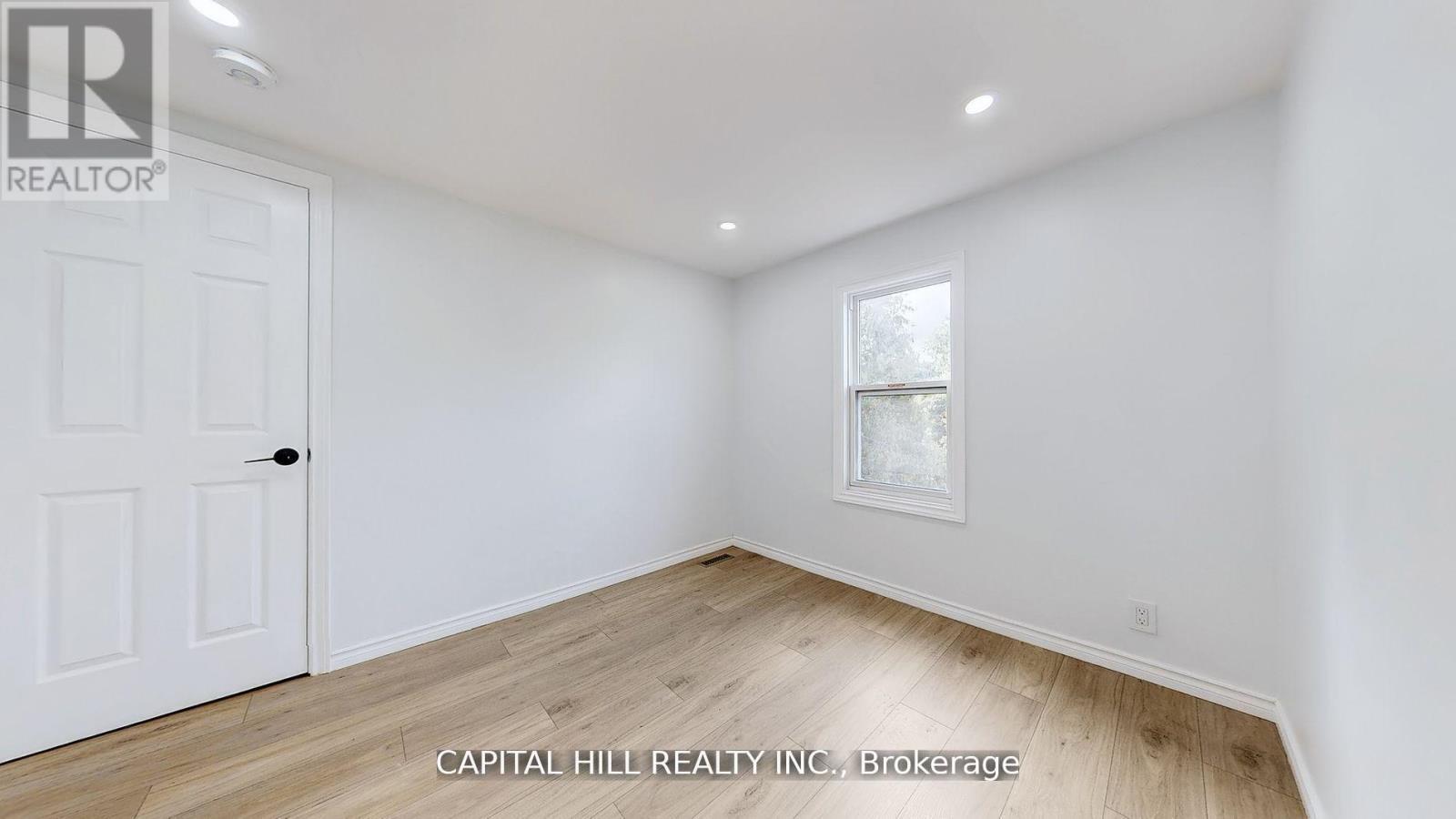 160 Picton Street E, Hamilton, ON - Indoor Photo Showing Other Room