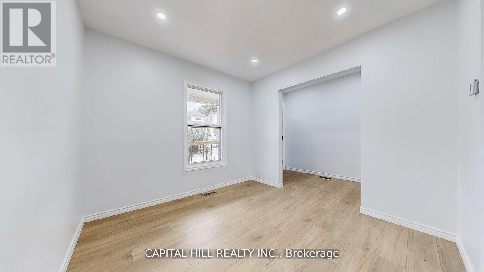 160 Picton Street E, Hamilton, ON - Indoor Photo Showing Other Room