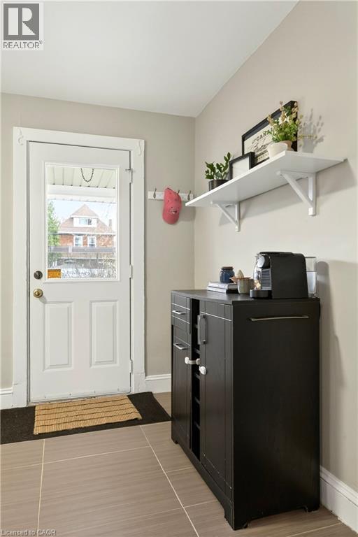 74 Belmont Avenue, Hamilton, ON - Indoor Photo Showing Other Room