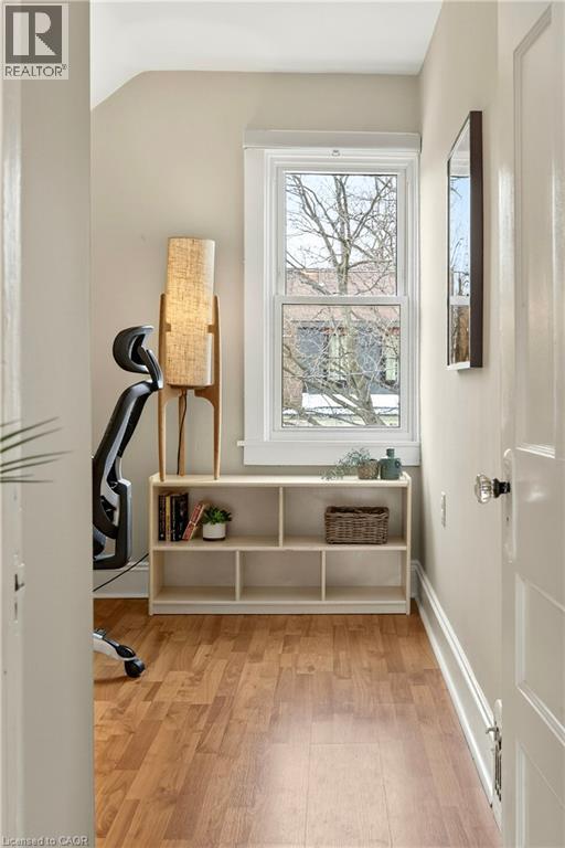 74 Belmont Avenue, Hamilton, ON - Indoor Photo Showing Other Room