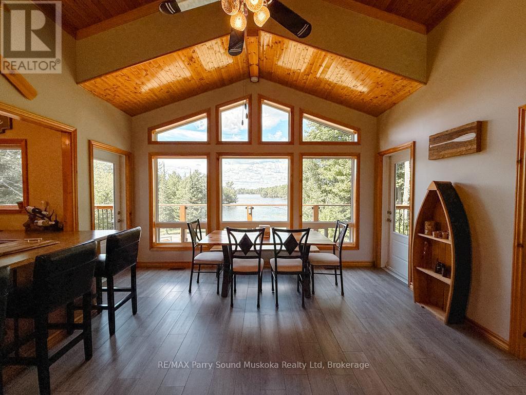 127 Burnetts Road, Mckellar, ON - Indoor Photo Showing Dining Room