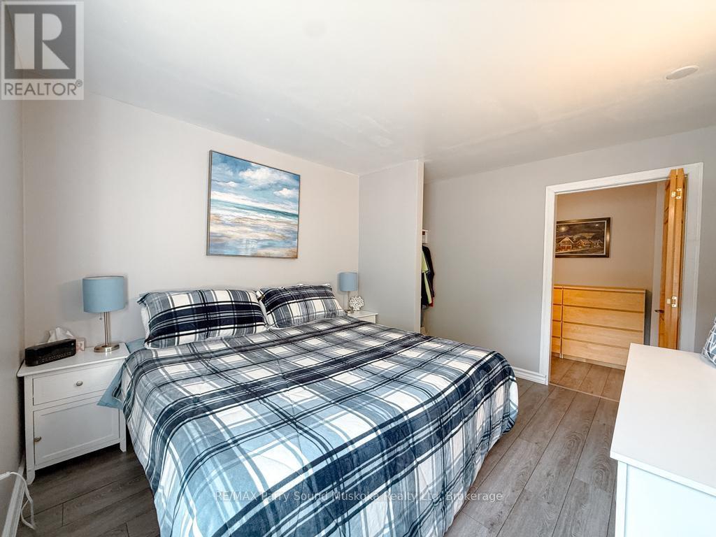 127 Burnetts Road, Mckellar, ON - Indoor Photo Showing Bedroom