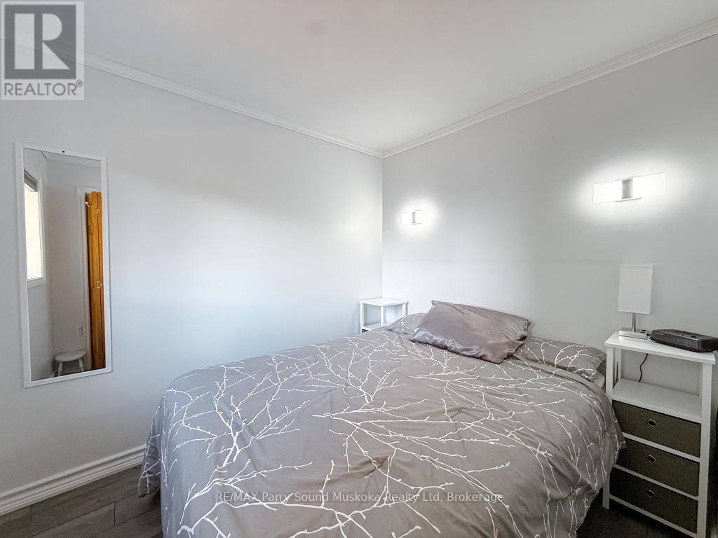 127 Burnetts Road, Mckellar, ON - Indoor Photo Showing Bedroom