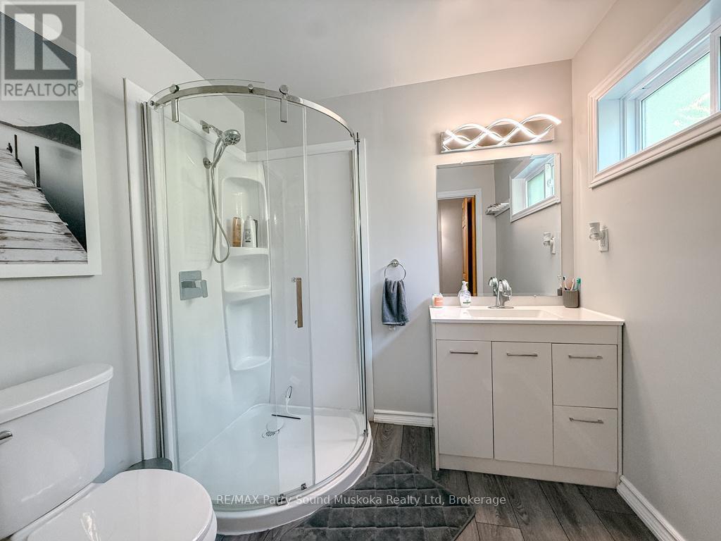 127 Burnetts Road, Mckellar, ON - Indoor Photo Showing Bathroom