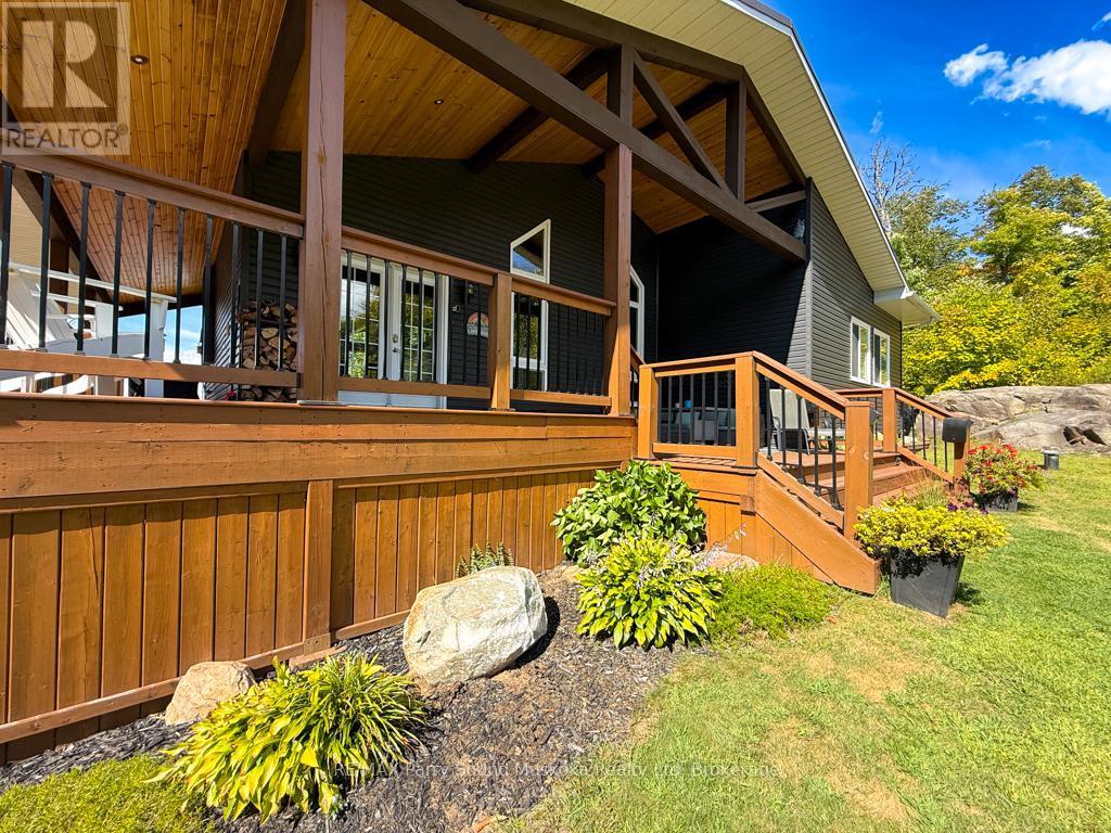 127 Burnetts Road, Mckellar, ON - Outdoor With Deck Patio Veranda