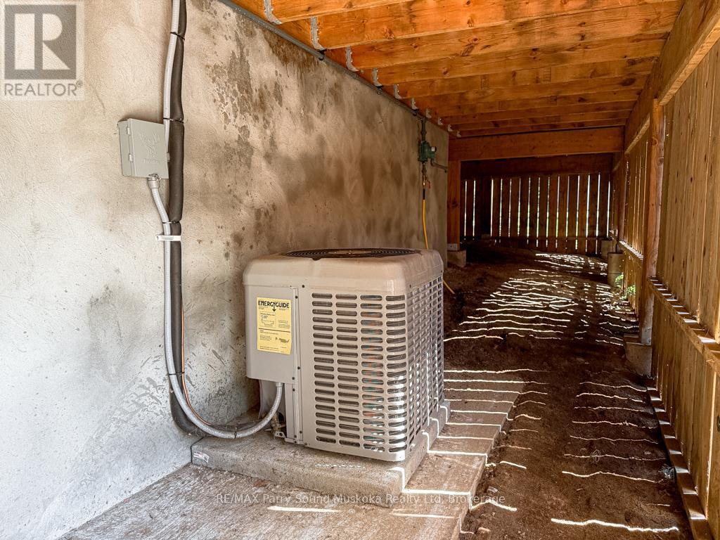 127 Burnetts Road, Mckellar, ON - Indoor Photo Showing Other Room