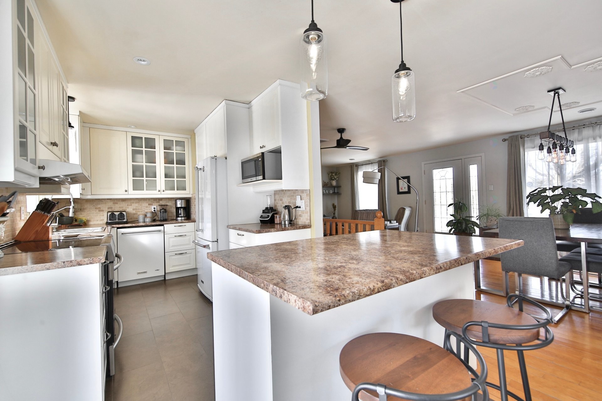 Kitchen - 811 4E Rang O., Acton Vale, QC - Indoor Photo Showing Kitchen With Upgraded Kitchen