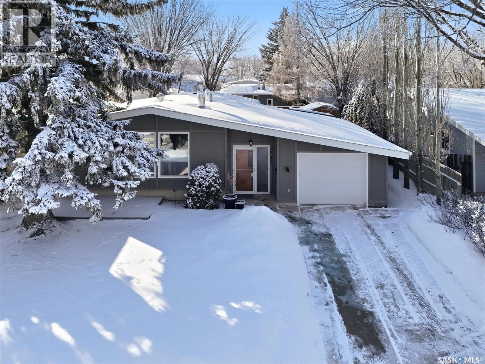 2195 Easthill, Saskatoon, SK - Outdoor