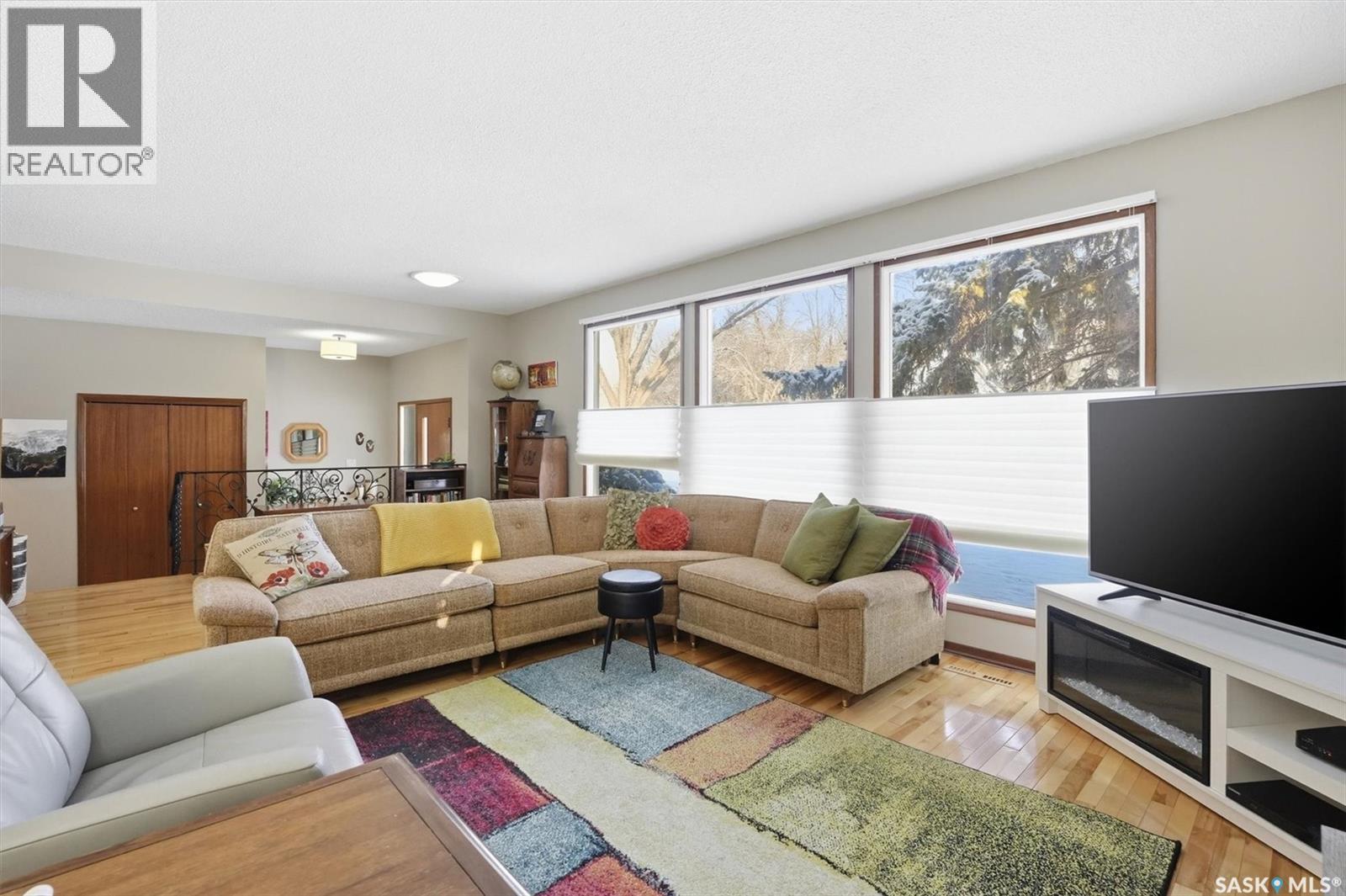 2195 Easthill, Saskatoon, SK - Indoor Photo Showing Living Room