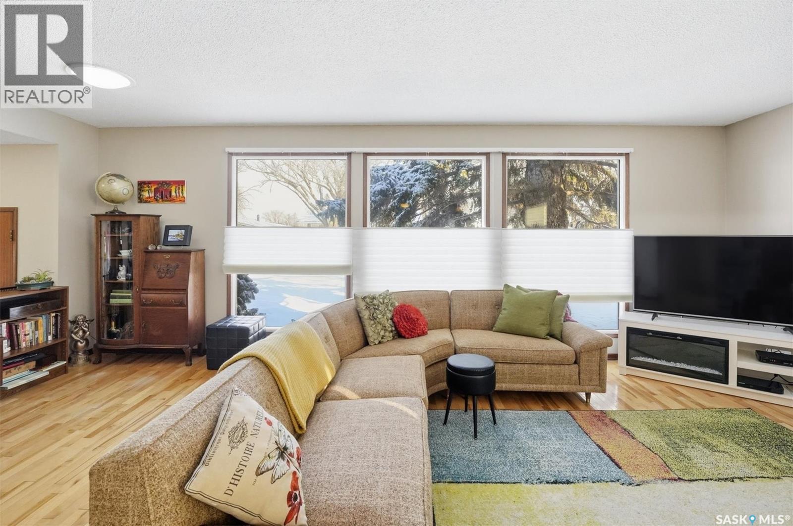 2195 Easthill, Saskatoon, SK - Indoor Photo Showing Living Room