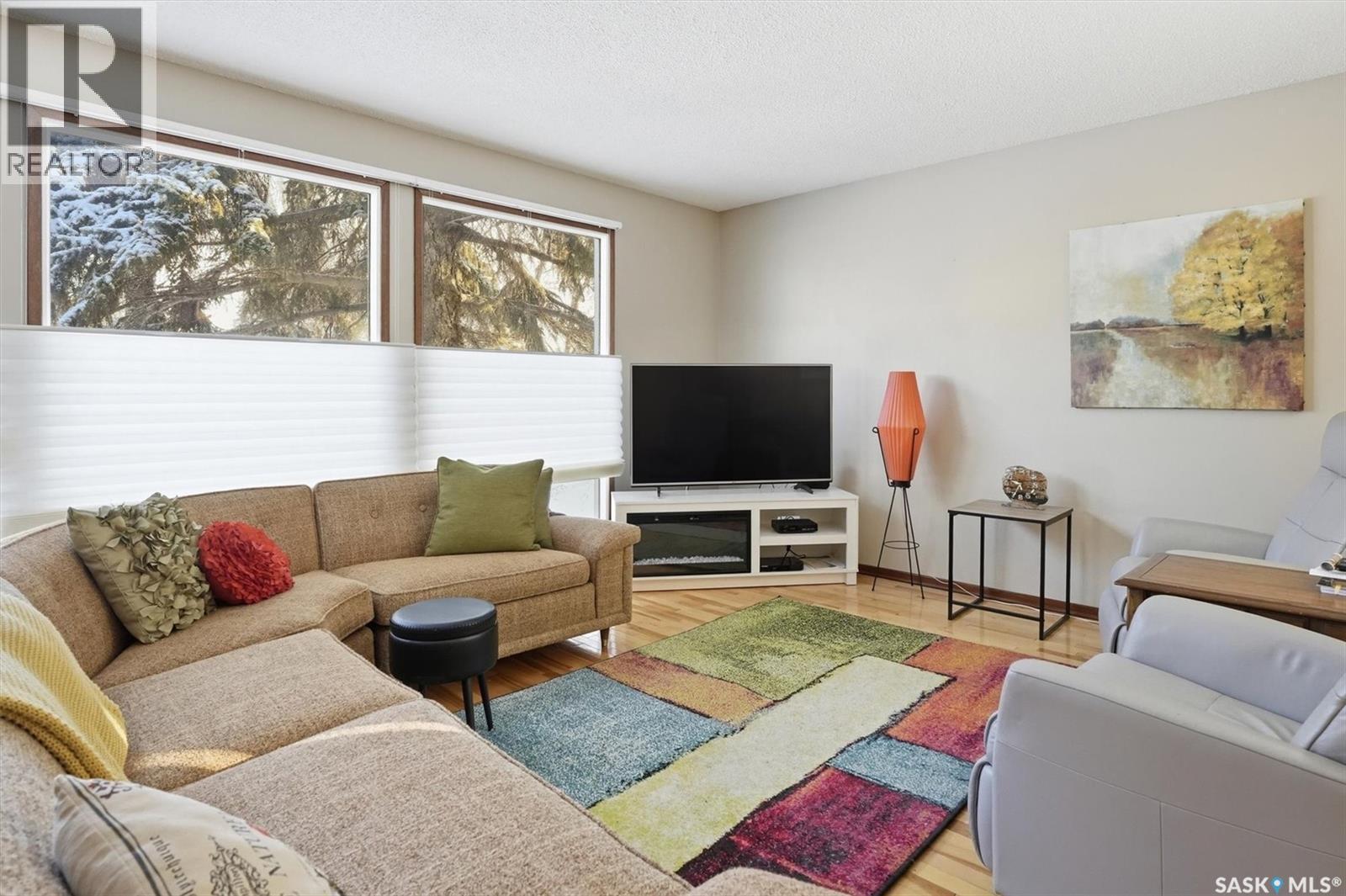 2195 Easthill, Saskatoon, SK - Indoor Photo Showing Living Room