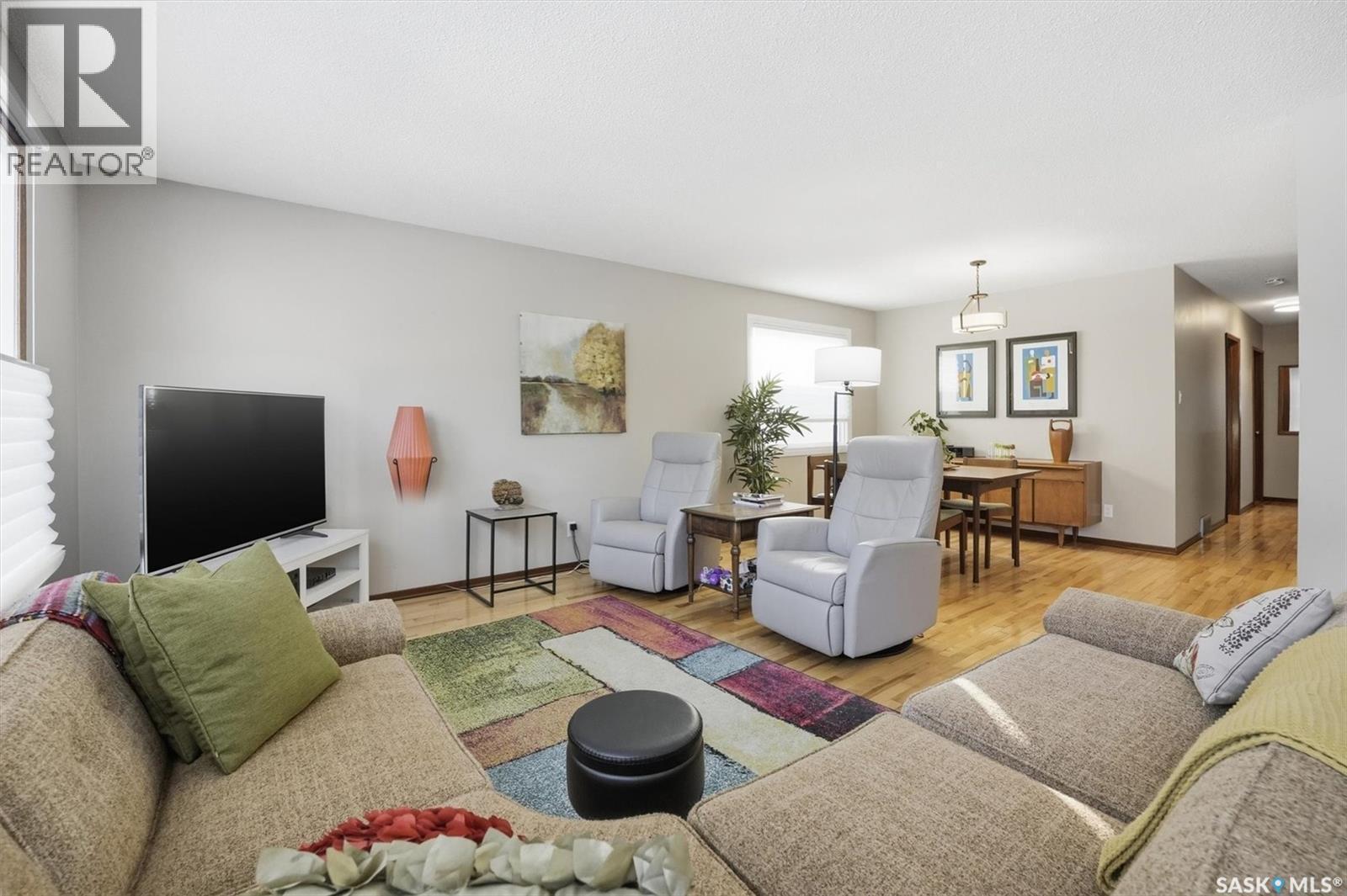 2195 Easthill, Saskatoon, SK - Indoor Photo Showing Living Room