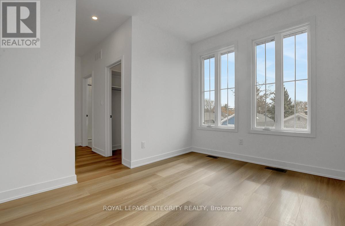 35 Ella Street, Ottawa, ON - Indoor Photo Showing Other Room