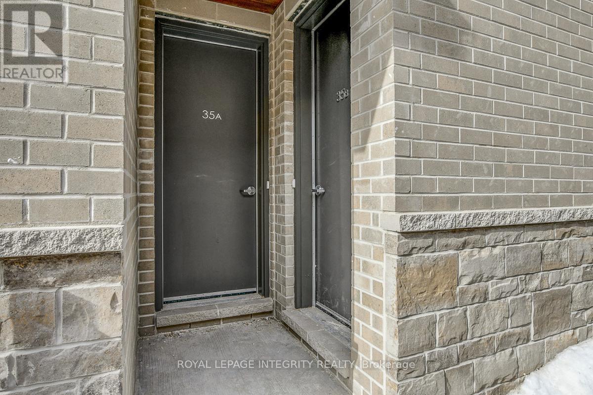 35 Ella Street, Ottawa, ON - Photo Showing Other Room