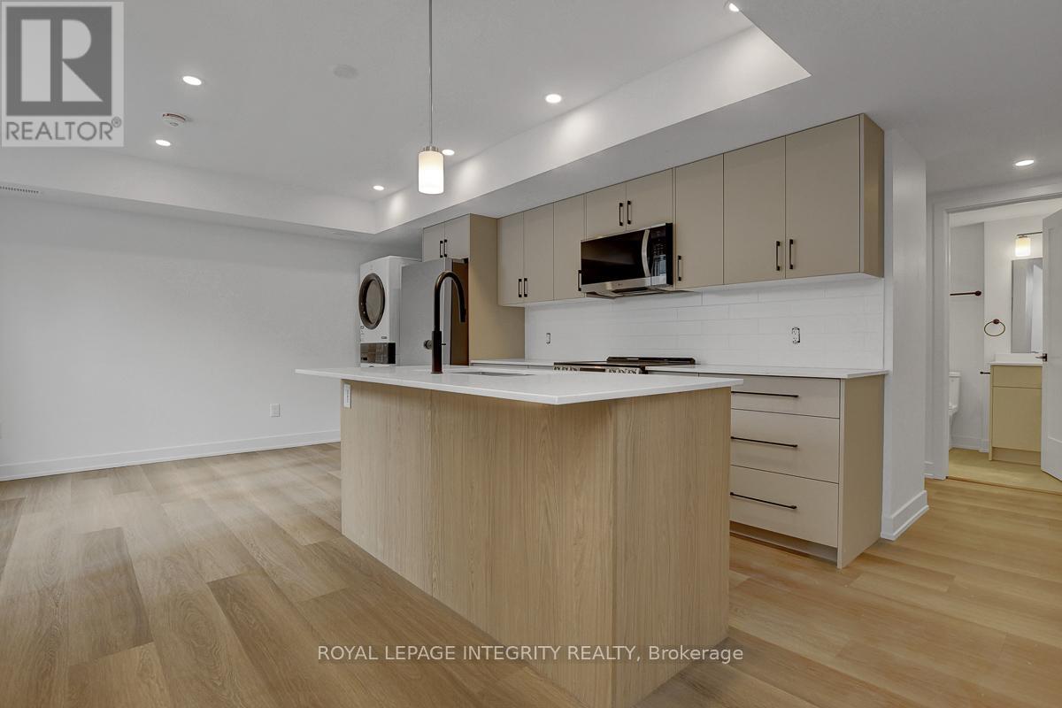 37 Ella Street, Ottawa, ON - Indoor Photo Showing Kitchen