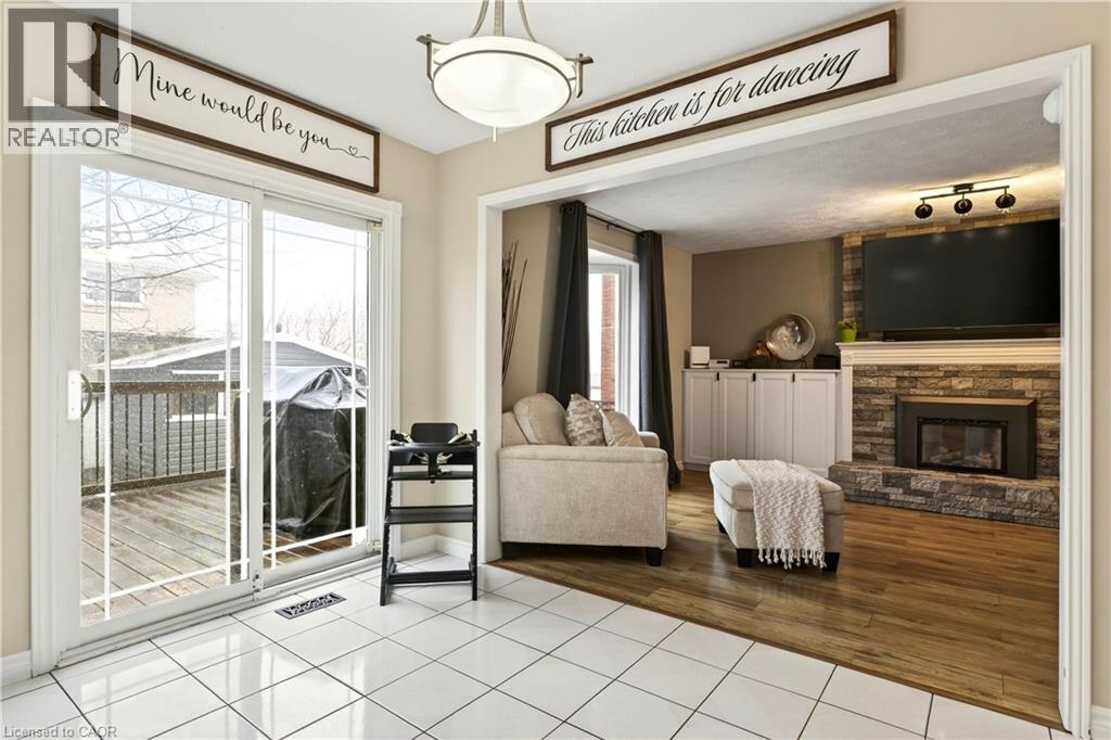 189 Templemead Drive, Hamilton, ON - Indoor With Fireplace