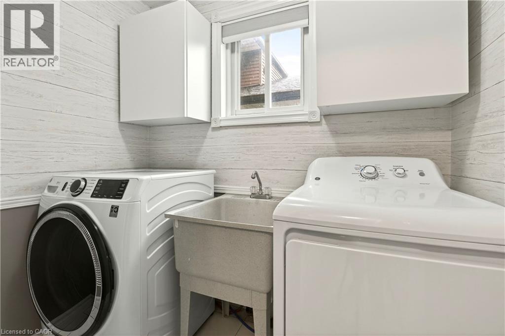 189 Templemead Drive, Hamilton, ON - Indoor Photo Showing Laundry Room