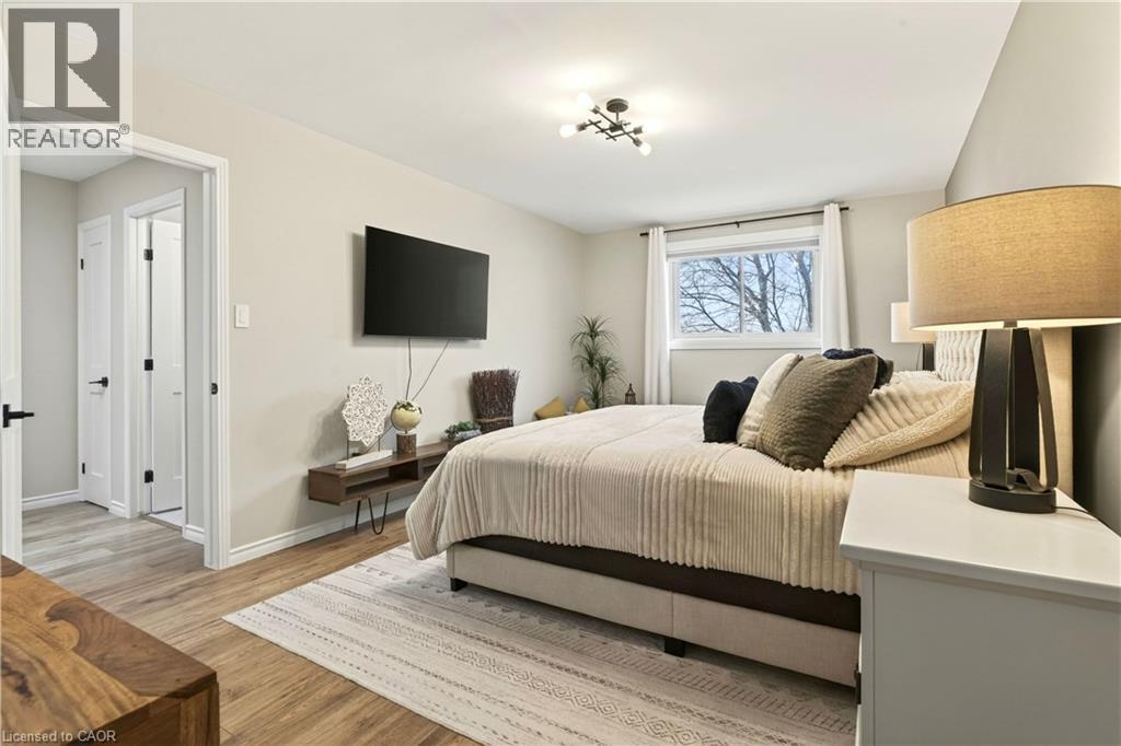 189 Templemead Drive, Hamilton, ON - Indoor Photo Showing Bedroom