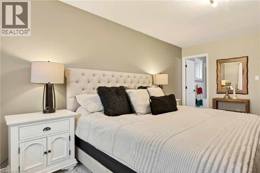 189 Templemead Drive, Hamilton, ON - Indoor Photo Showing Bedroom