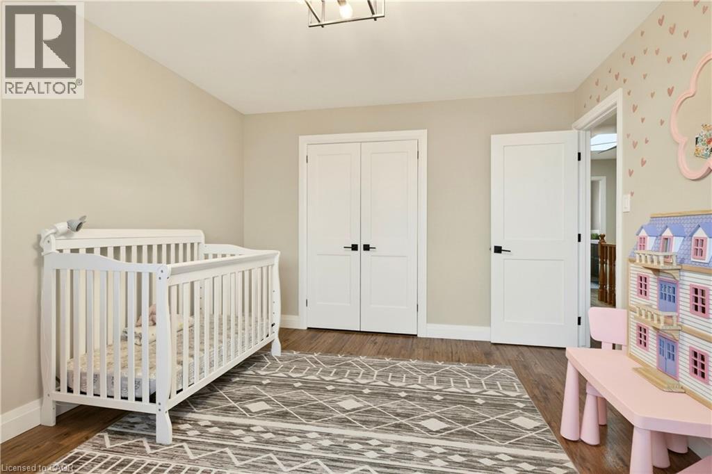 189 Templemead Drive, Hamilton, ON - Indoor Photo Showing Bedroom