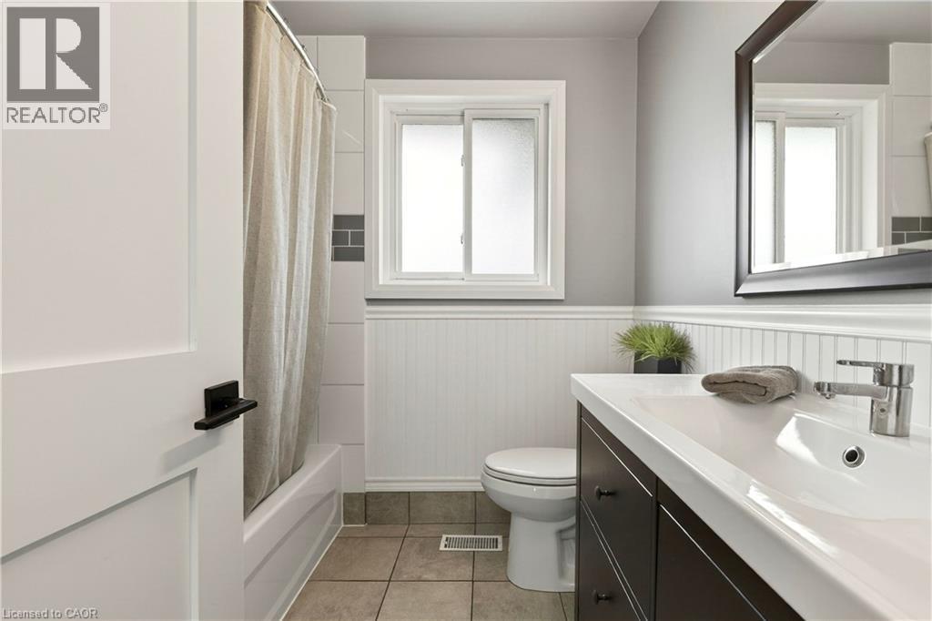 189 Templemead Drive, Hamilton, ON - Indoor Photo Showing Bathroom