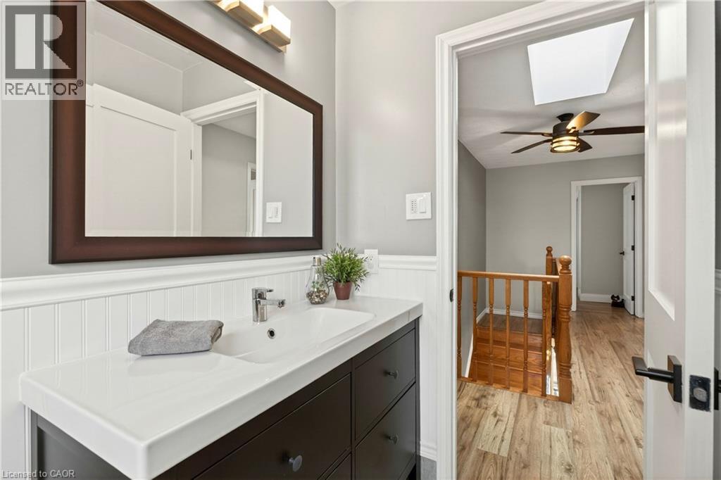 189 Templemead Drive, Hamilton, ON - Indoor Photo Showing Bathroom