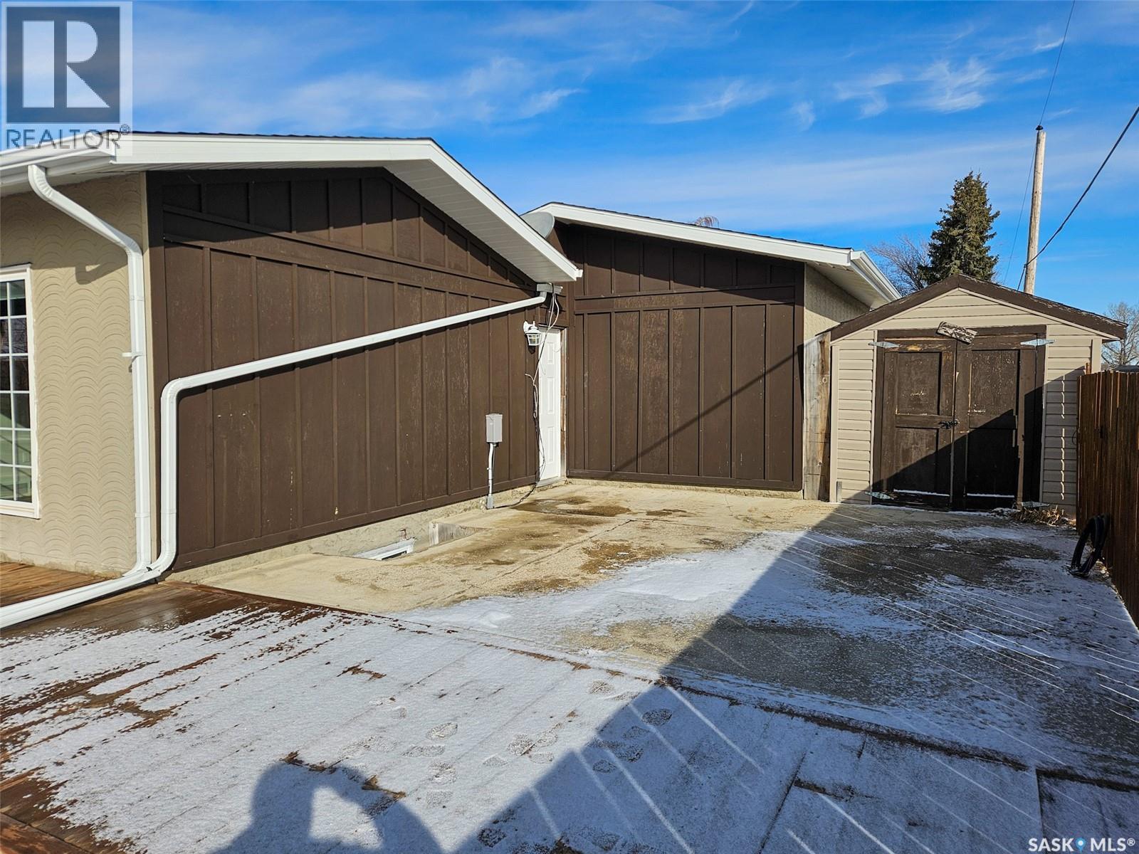 20 Centennial Drive, Mossbank, SK - Outdoor With Exterior