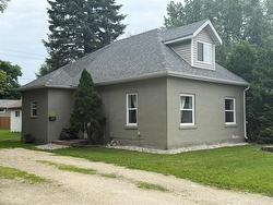 525 6th Street NW Portage La Prairie, MB R1N 3C9
