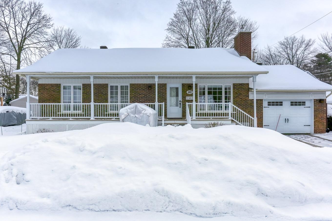 Façade - 3830 Rue Dompierre, Trois-Rivières, QC - Outdoor With Deck Patio Veranda