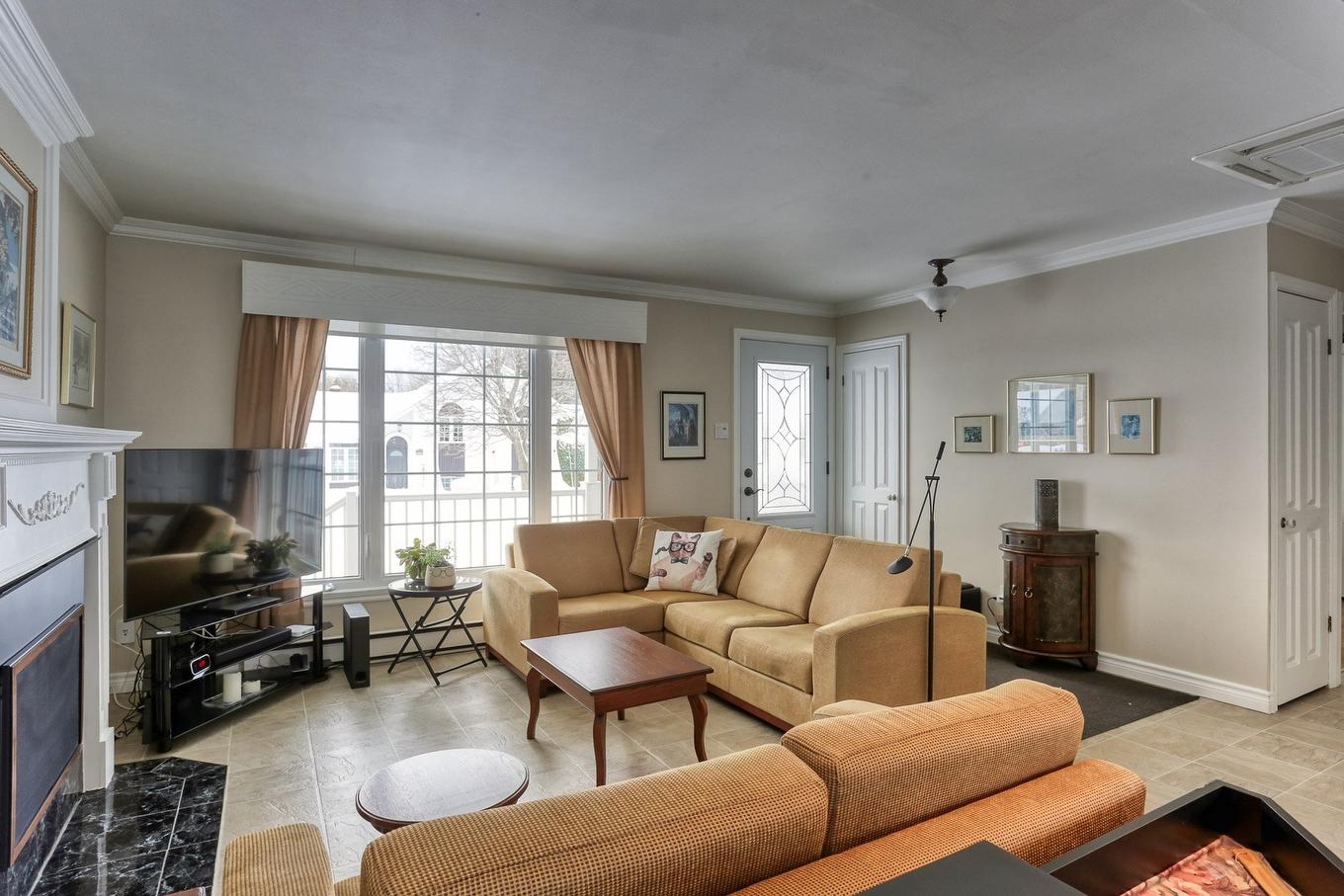 Salon - 3830 Rue Dompierre, Trois-Rivières, QC - Indoor Photo Showing Living Room