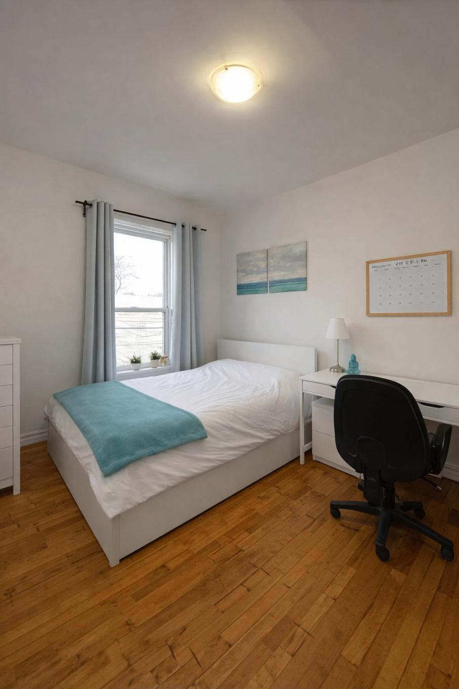 Bedroom - 3553 Boul. Décarie, Montréal (Côte-Des-Neiges/Notre-Dame-De-Grâce), QC - Indoor Photo Showing Bedroom