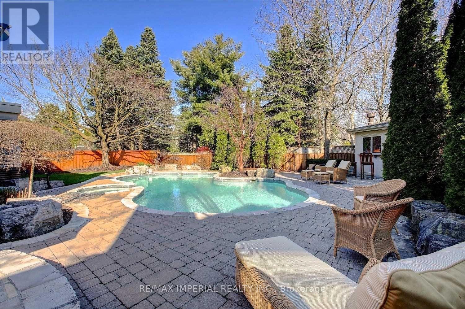 1832 Pine Siskin Court, Mississauga, ON - Outdoor With In Ground Pool