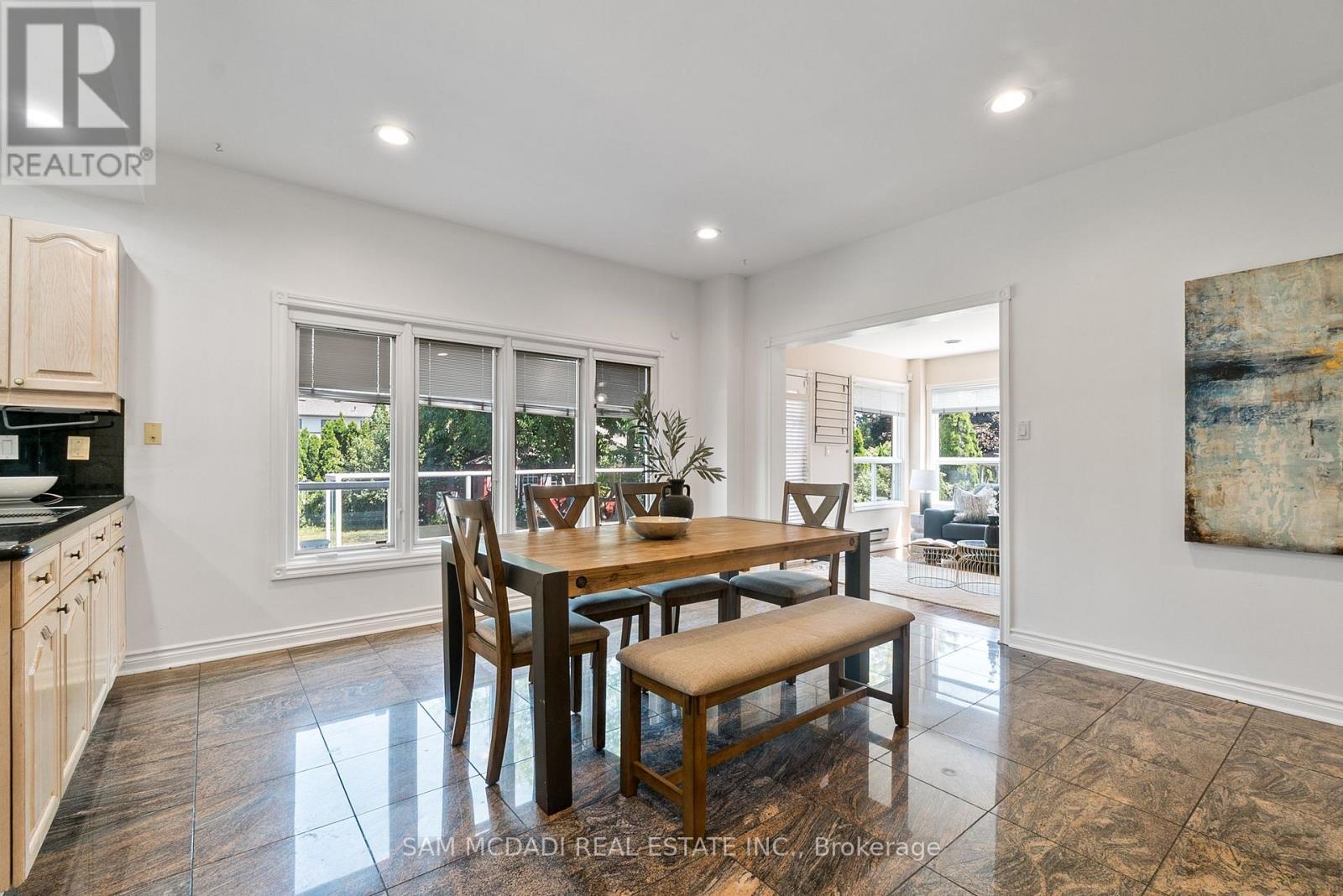 2339 Glengarry Road, Mississauga, ON - Indoor Photo Showing Dining Room